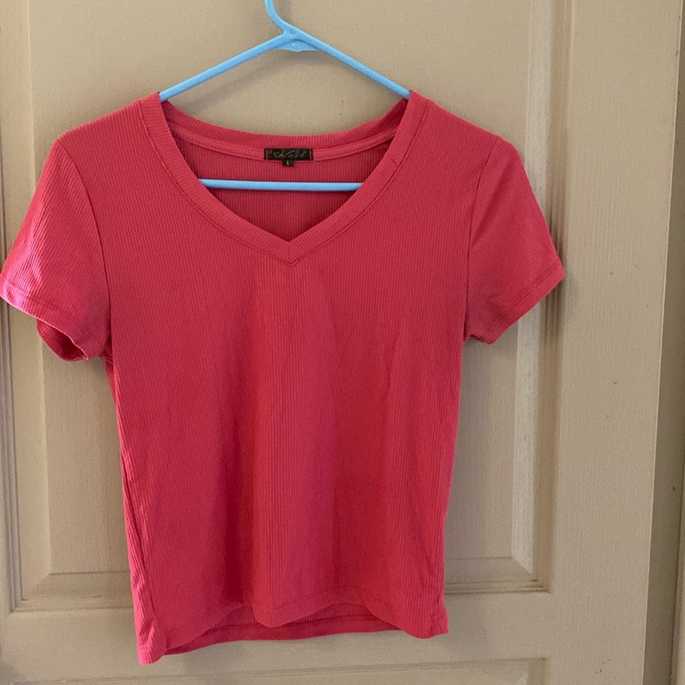 Pink tee